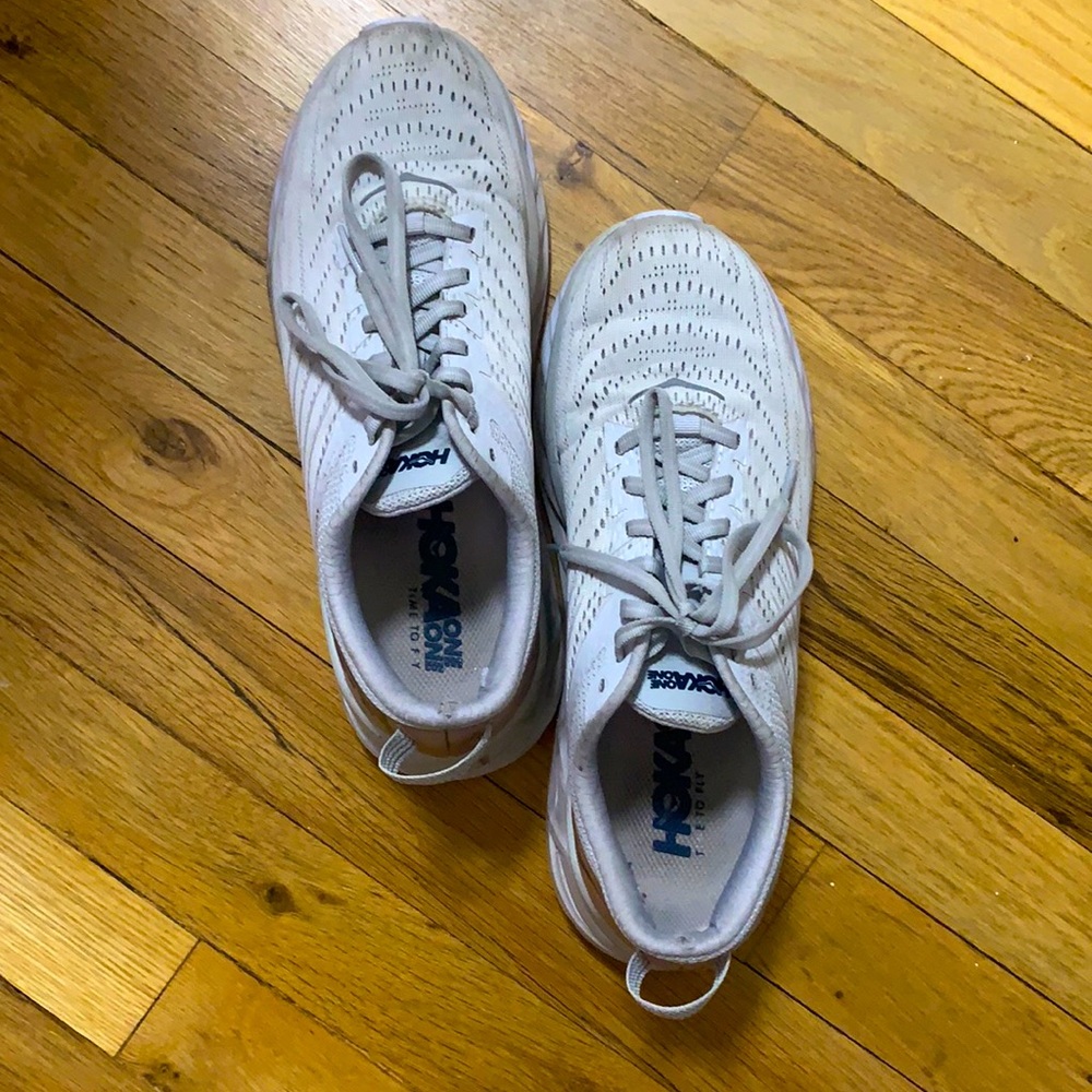 Hokas